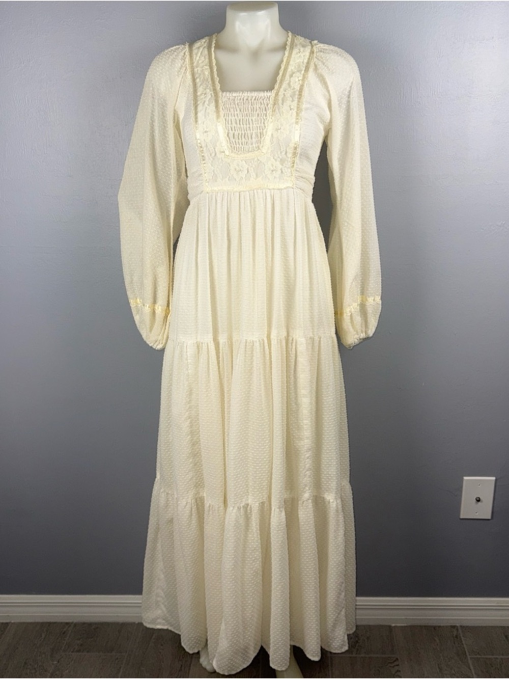 Jody T Ivory Long Sleeved Textured Maxi Dress S Renaissance Prairie Vtg 70s READ